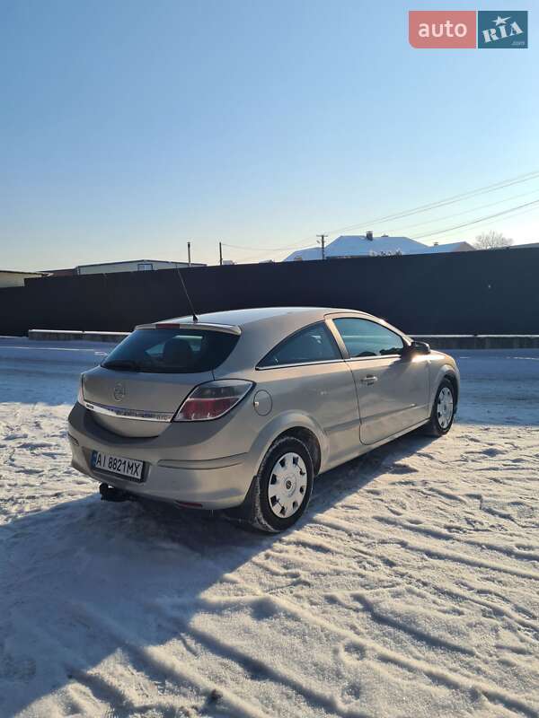 Хэтчбек Opel Astra 2005 в Киеве