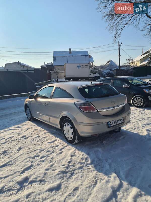 Хэтчбек Opel Astra 2005 в Киеве