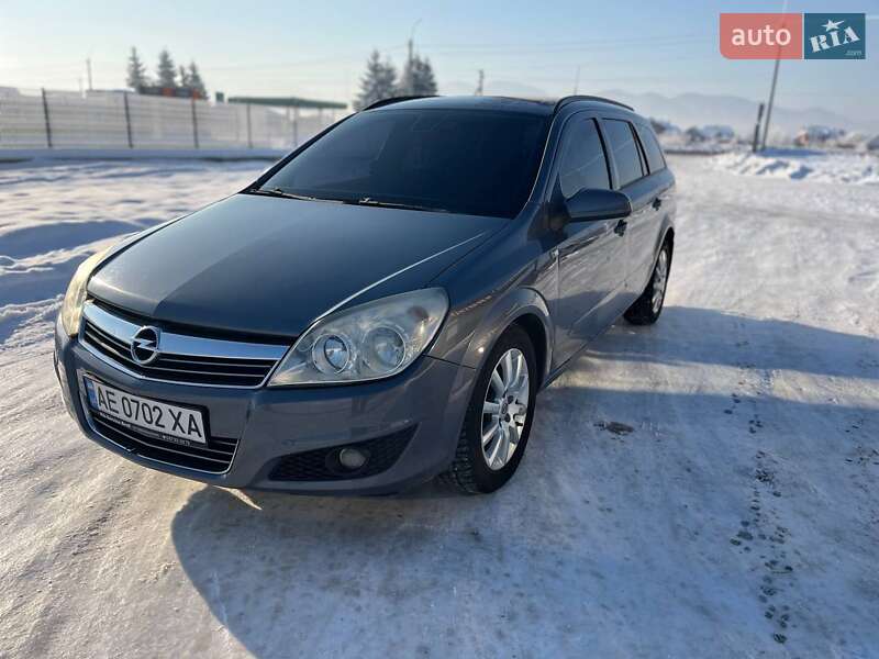 Универсал Opel Astra 2007 в Буштыне