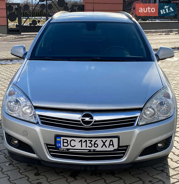 Универсал Opel Astra 2009 в Дрогобыче