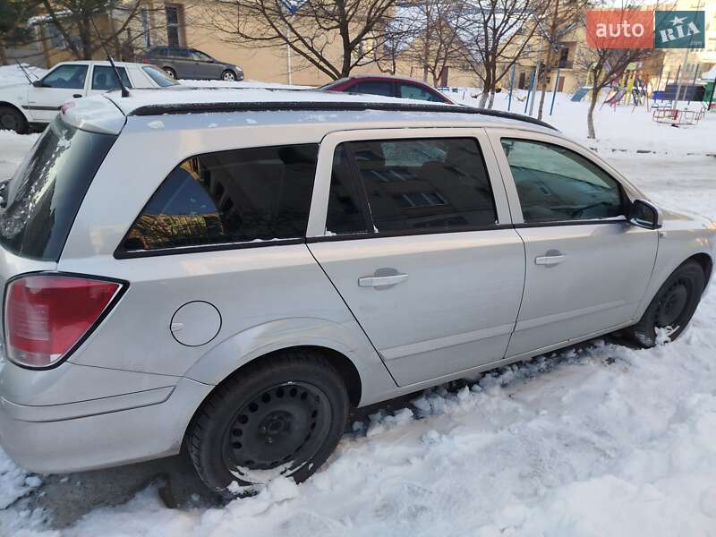 Универсал Opel Astra 2005 в Винниках