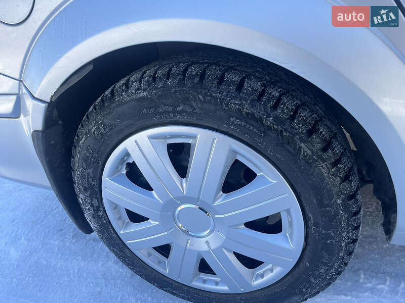 Универсал Opel Astra 2009 в Хусте