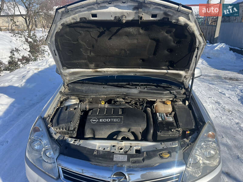 Универсал Opel Astra 2009 в Хусте