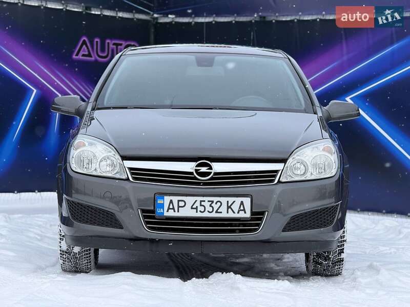 Хэтчбек Opel Astra 2009 в Запорожье