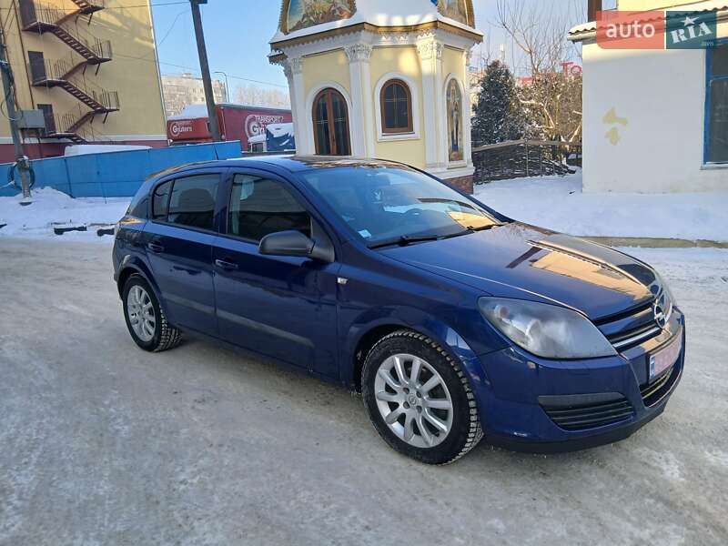 Хэтчбек Opel Astra 2005 в Черновцах