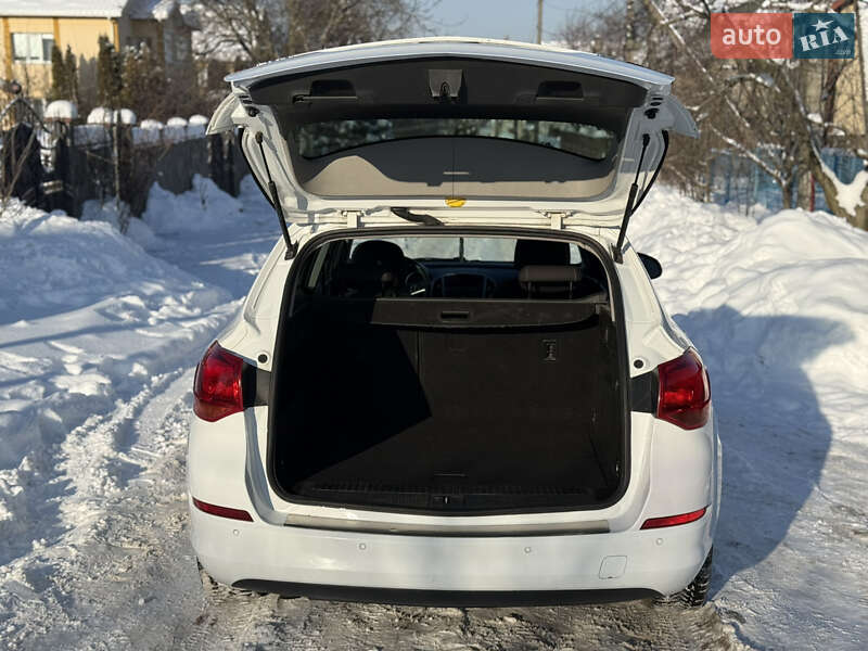 Универсал Opel Astra 2011 в Хмельницком