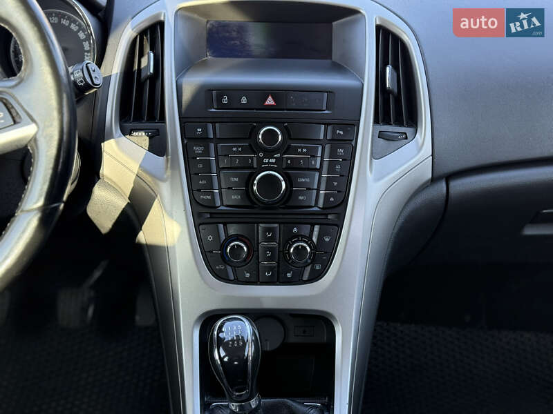 Универсал Opel Astra 2011 в Хмельницком