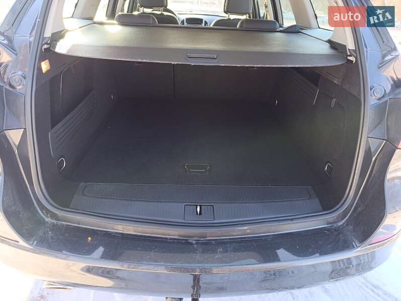 Универсал Opel Astra 2012 в Стрые