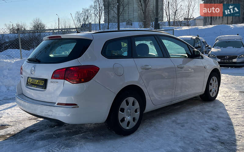 Универсал Opel Astra 2014 в Стрые
