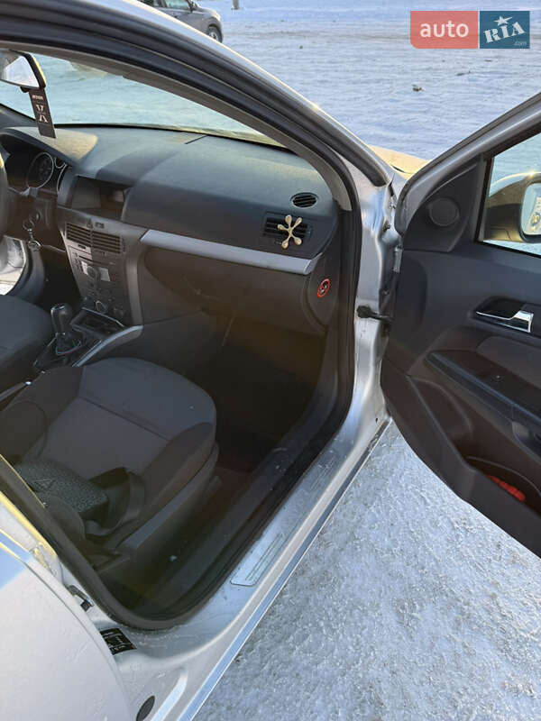 Универсал Opel Astra 2005 в Тернополе