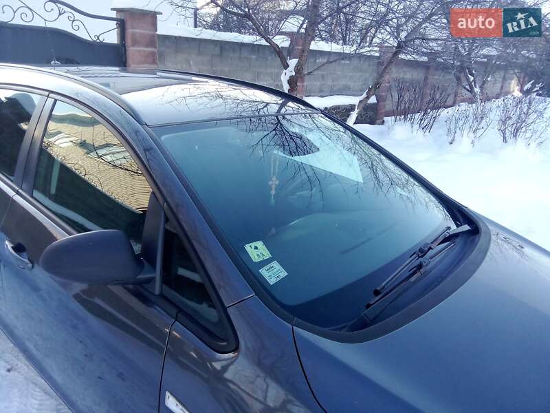 Универсал Opel Astra 2011 в Вараше