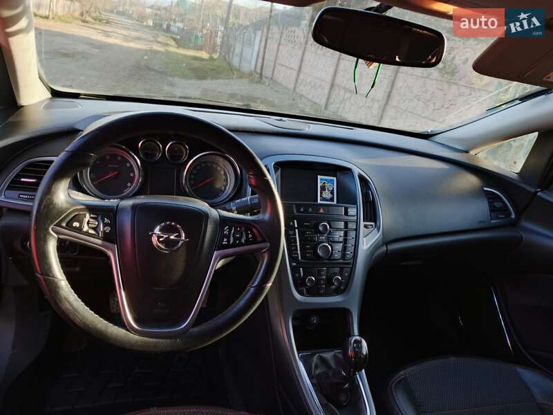 Универсал Opel Astra 2012 в Богородчанах