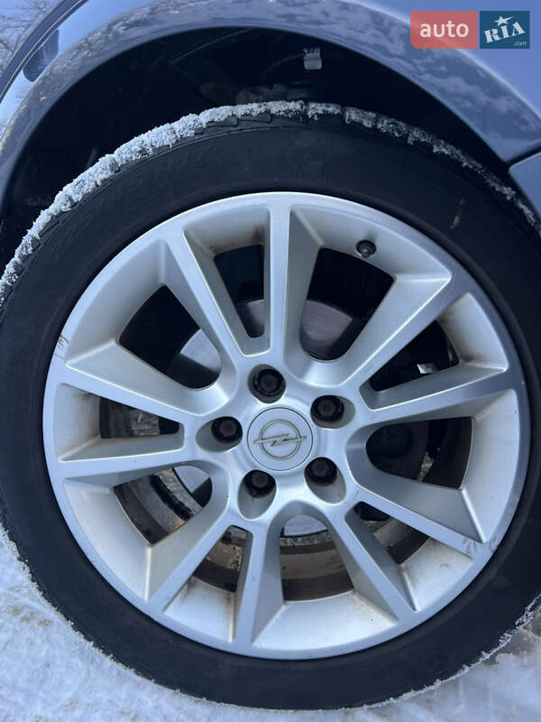 Универсал Opel Astra 2009 в Луцке