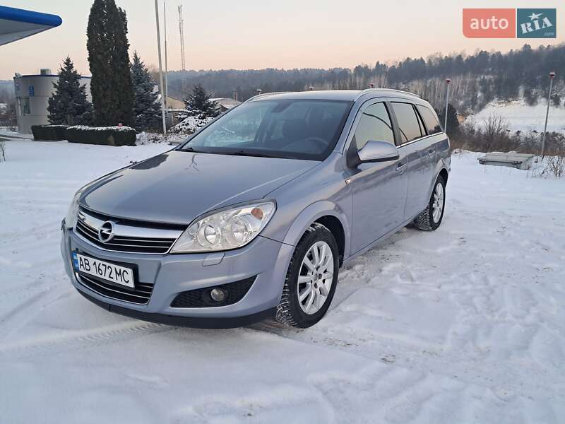 Универсал Opel Astra 2009 в Могилев-Подольске