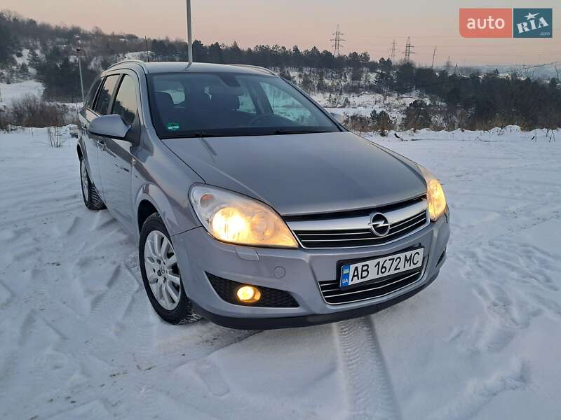 Универсал Opel Astra 2009 в Могилев-Подольске