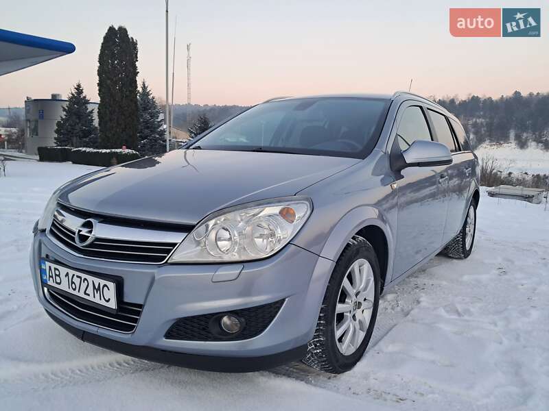Универсал Opel Astra 2009 в Могилев-Подольске