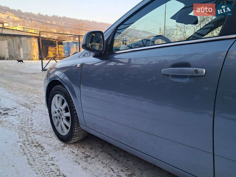 Универсал Opel Astra 2009 в Могилев-Подольске