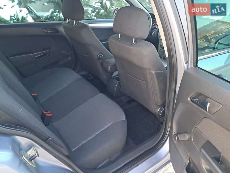 Универсал Opel Astra 2009 в Могилев-Подольске