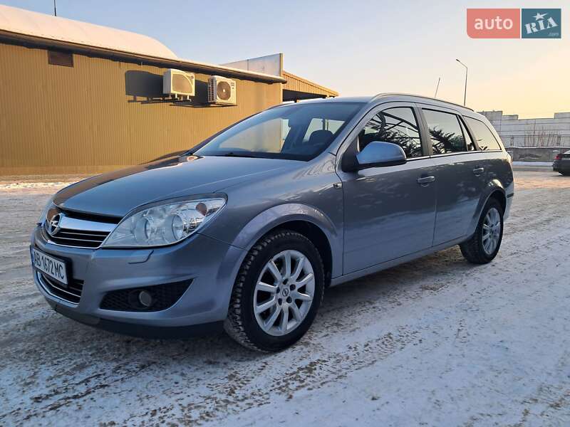 Универсал Opel Astra 2009 в Могилев-Подольске