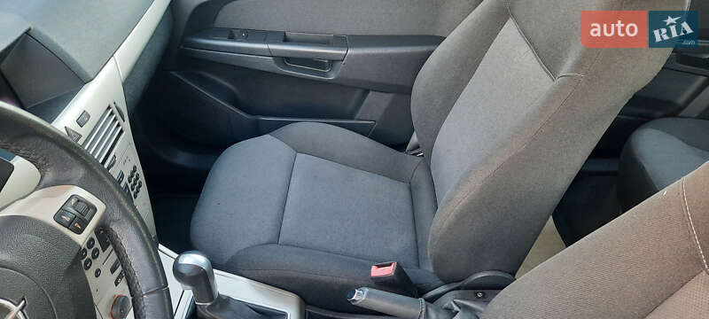 Универсал Opel Astra 2008 в Немирове