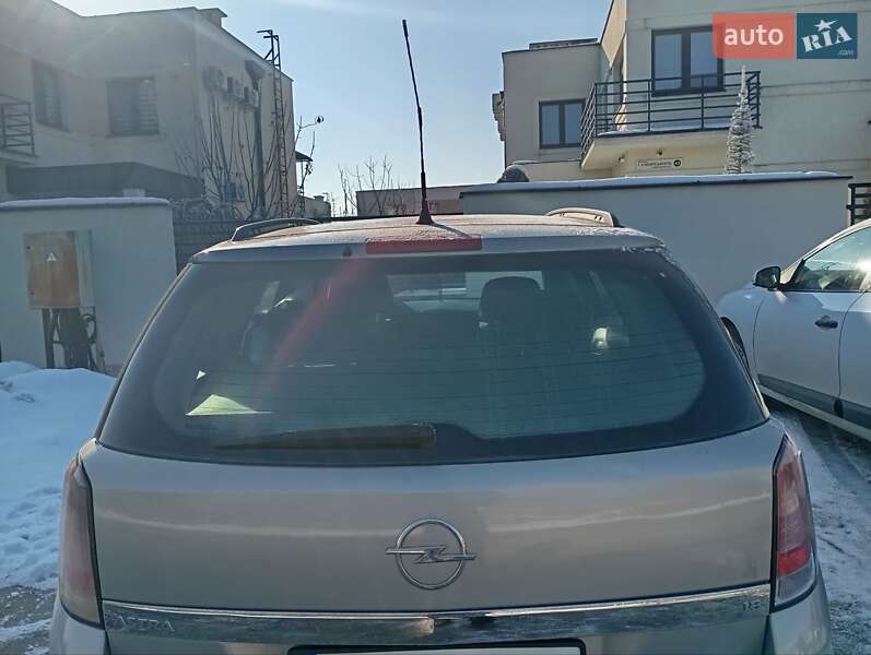 Универсал Opel Astra 2006 в Ужгороде