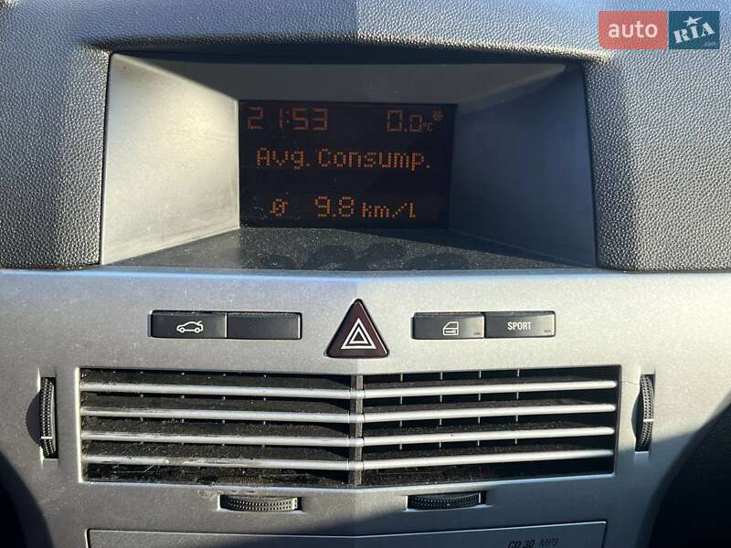 Седан Opel Astra 2012 в Киеве