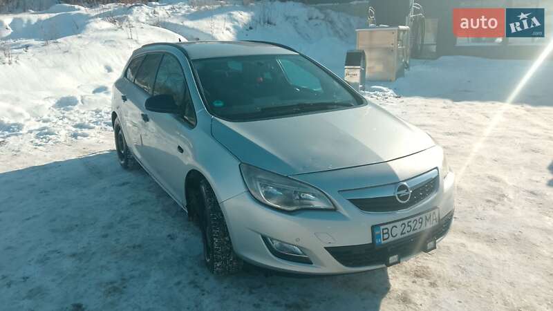 Хэтчбек Opel Astra 2011 в Львове