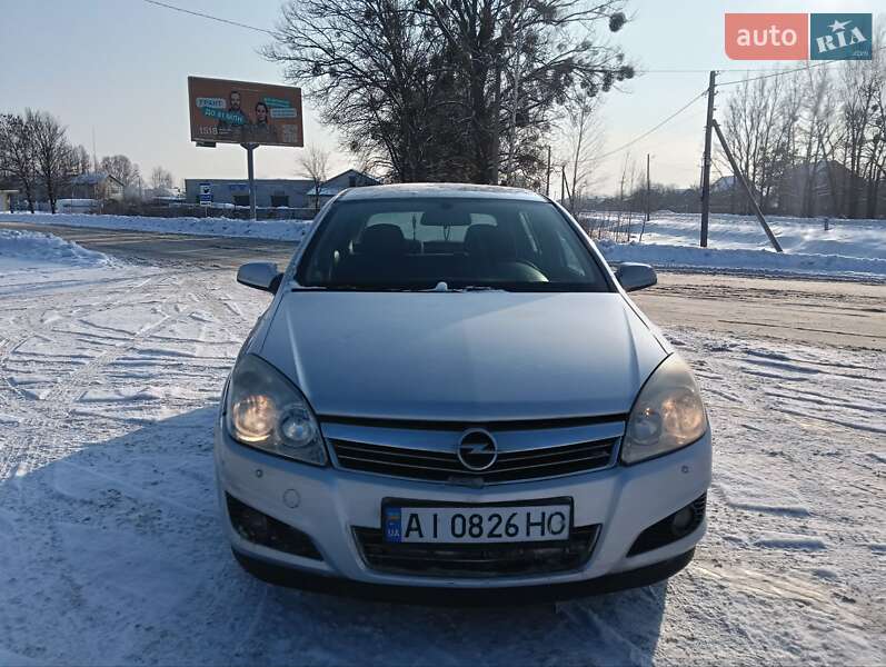 Хэтчбек Opel Astra 2007 в Малине