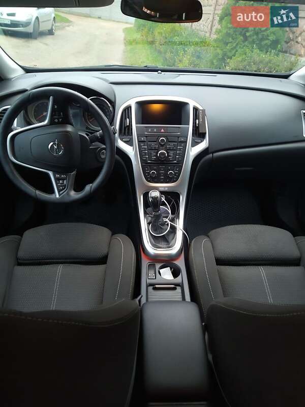 Хэтчбек Opel Astra 2013 в Чернигове фото 2 Хэтчбек Opel Astra 2013 в Чернигове