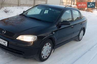 Седан Opel Astra 2008 в Гнивани