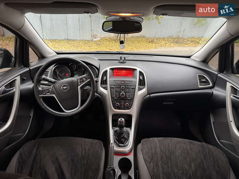 Универсал Opel Astra 2011 в Броварах фото 16 Универсал Opel Astra 2011 в Броварах