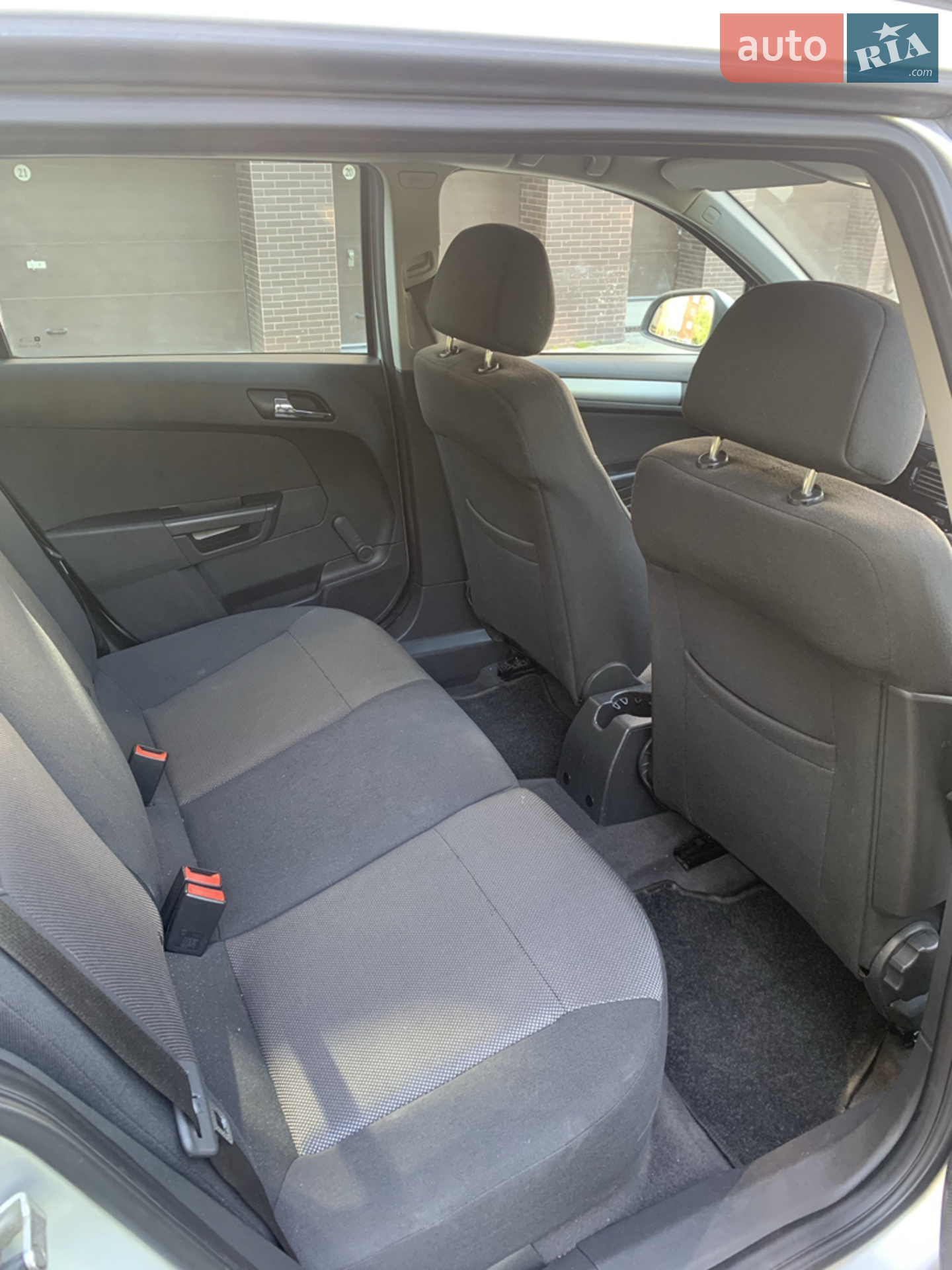2010 Opel Astra - мініатюра 2