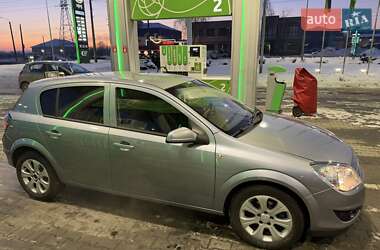 Хэтчбек Opel Astra 2009 в Луцке