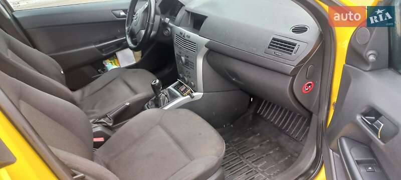 Универсал Opel Astra 2009 в Глухове