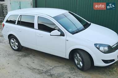 Універсал Opel Astra 2012 в Смілі