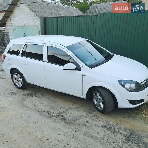Opel Astra 2012