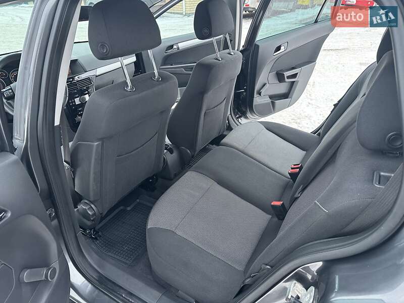 Универсал Opel Astra 2010 в Луцке фото 18 Универсал Opel Astra 2010 в Луцке