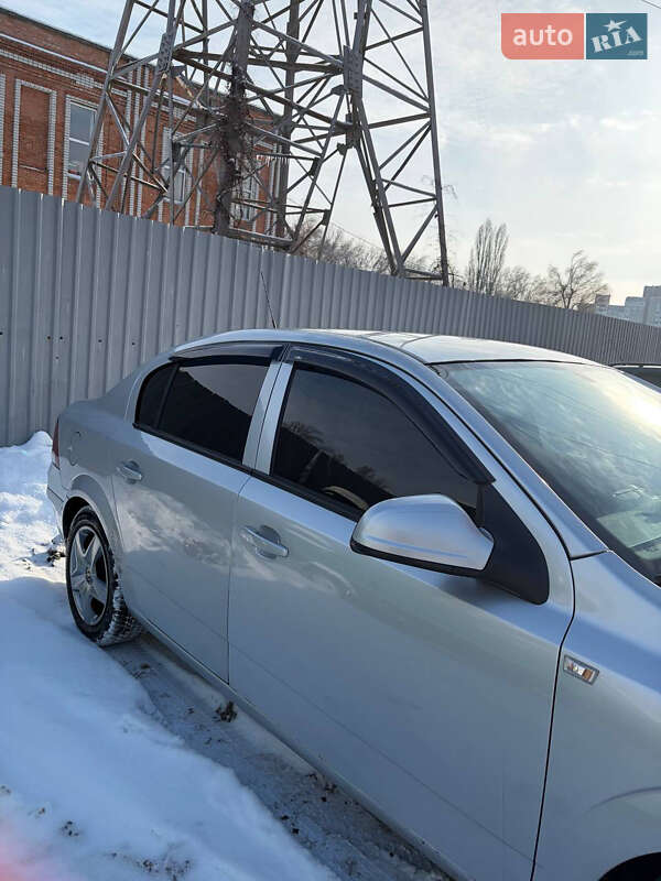 Седан Opel Astra 2013 в Києві
