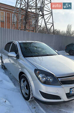Седан Opel Astra 2013 в Киеве