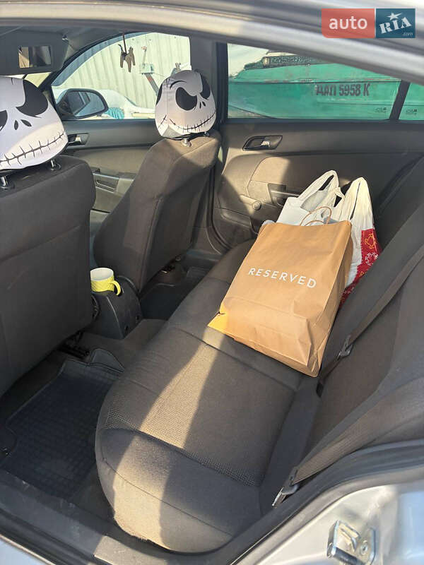 Седан Opel Astra 2013 в Києві