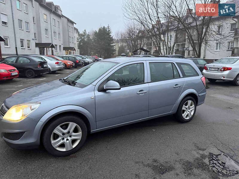 Универсал Opel Astra 2010 в Радехове фото 2 Универсал Opel Astra 2010 в Радехове