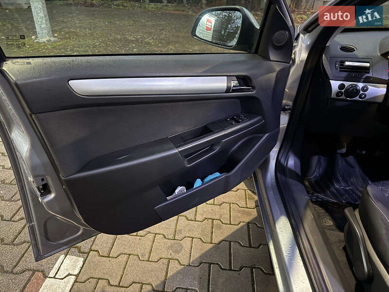 Универсал Opel Astra 2010 в Радехове фото 11 Универсал Opel Astra 2010 в Радехове