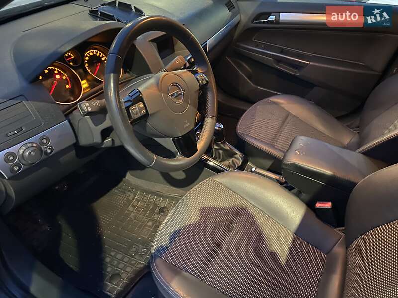 Седан Opel Astra 2010 в Черновцах фото 5 Седан Opel Astra 2010 в Черновцах
