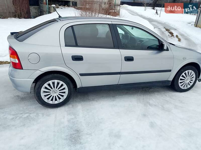 Хэтчбек Opel Astra 2002 в Дрогобыче