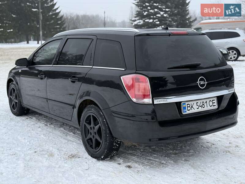 Универсал Opel Astra 2007 в Ровно