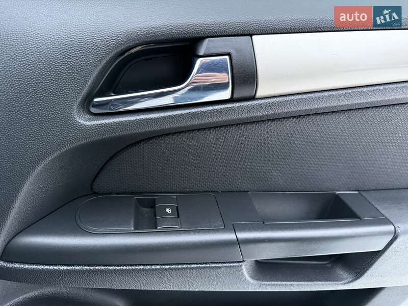 Универсал Opel Astra 2007 в Ровно