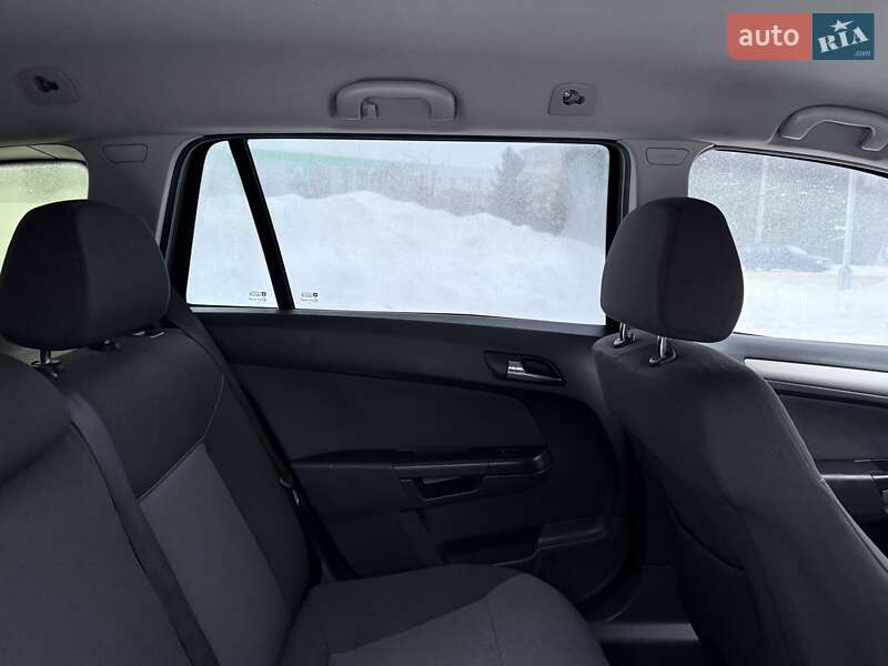 Универсал Opel Astra 2007 в Ровно