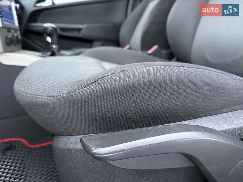 Универсал Opel Astra 2007 в Ровно