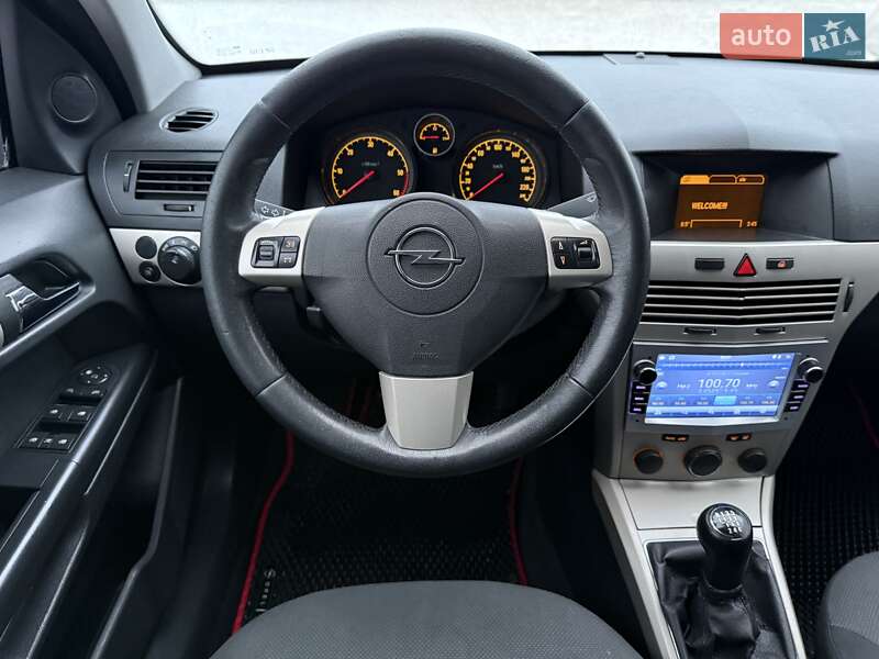 Универсал Opel Astra 2007 в Ровно