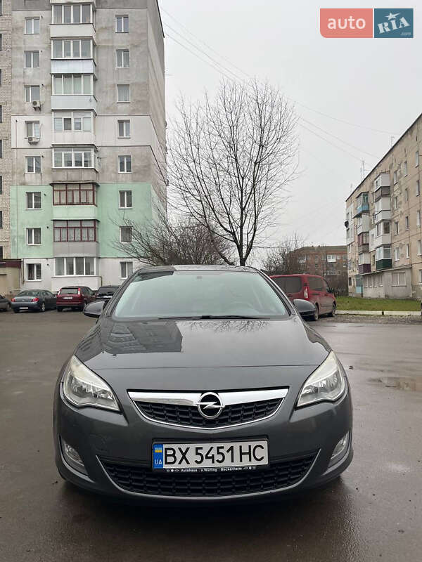 Opel Astra 2011